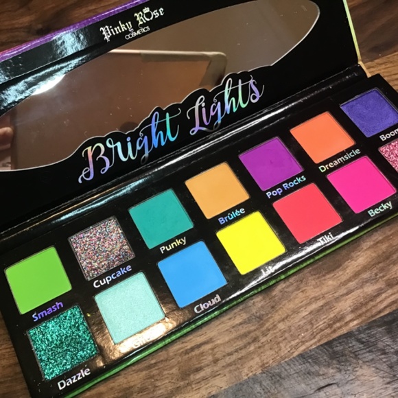 Pinky rose “bright lights” eyeshadow pallet, bnib - Picture 7 of 14